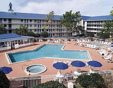 Econolodge Inn and Suites Pool 02